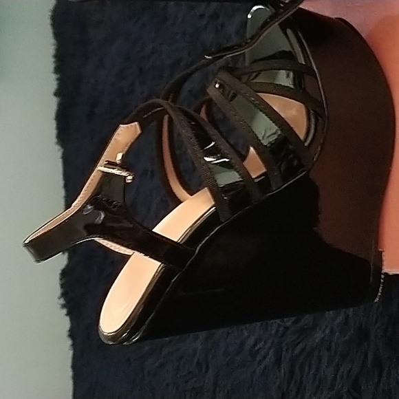 ELDOF 6" BLACK WEDGE PLATFORM - Picture 2 of 9